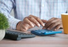 5월 말까지 연체금액 전액상환하면 신용회복 지원 받는다 person using black computer keyboard