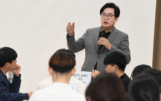 ‘더 강력해진 S클래스’, 서울대생과 함께 입시 고민 해결